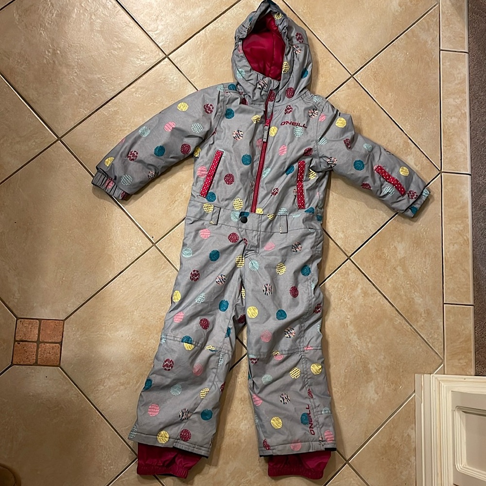 O’Neil Ski Suit. Sz 4. Great Condition. Non-smoking home.